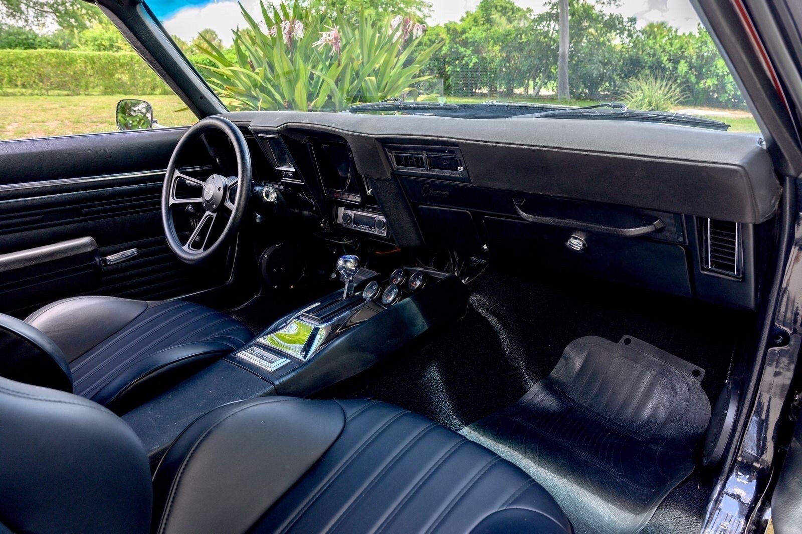 Chevrolet-Camaro-1969-Hatchback-24
