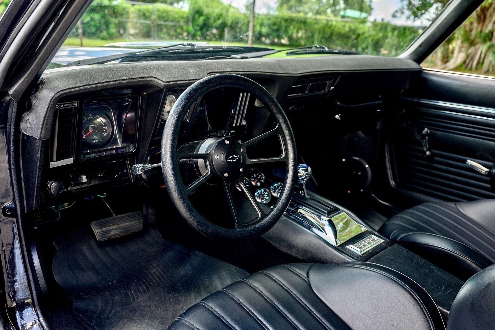 Chevrolet-Camaro-1969-Hatchback-28