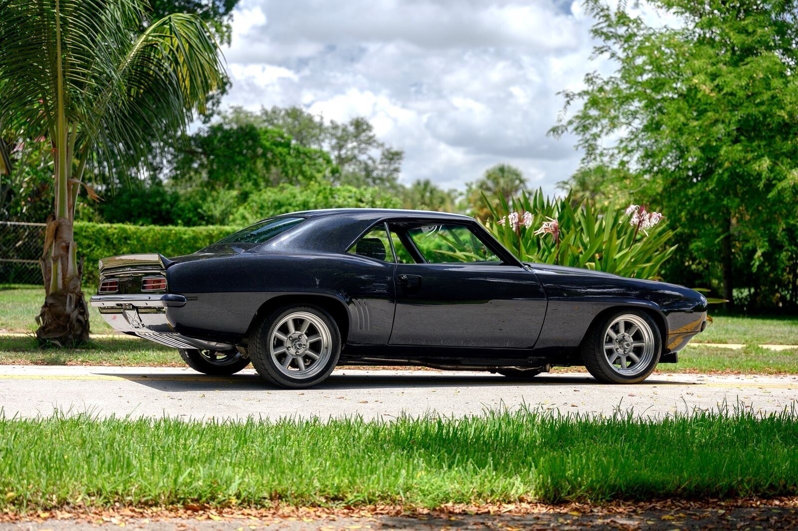 Chevrolet-Camaro-1969-Hatchback-3