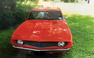 Chevrolet-Camaro-1969-Hugger-Orange-Black-amp-White-Hounds
