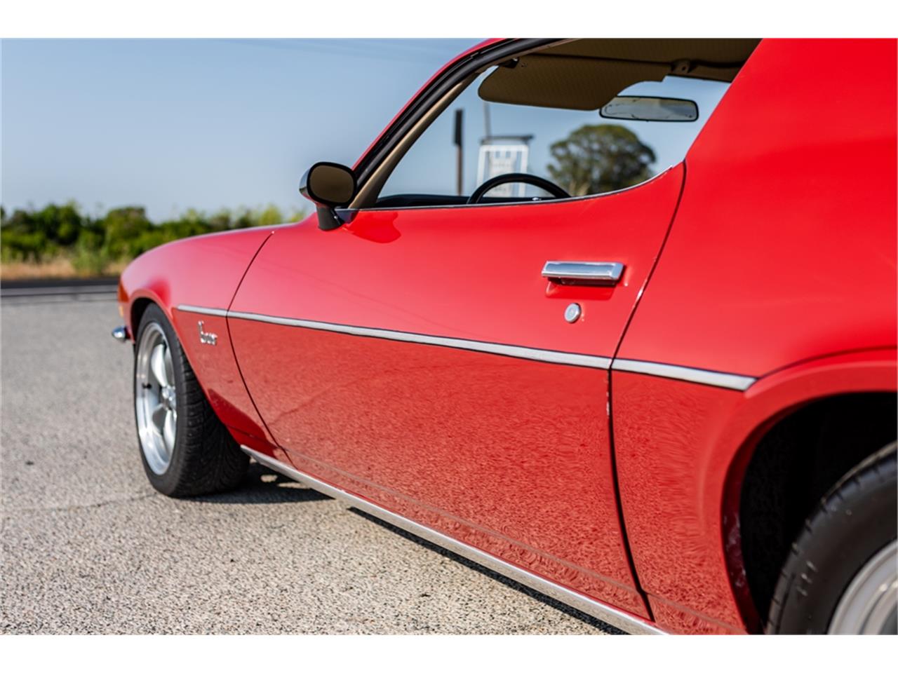 Chevrolet-Camaro-1970-Cranberry-Red-Sandalwood-1