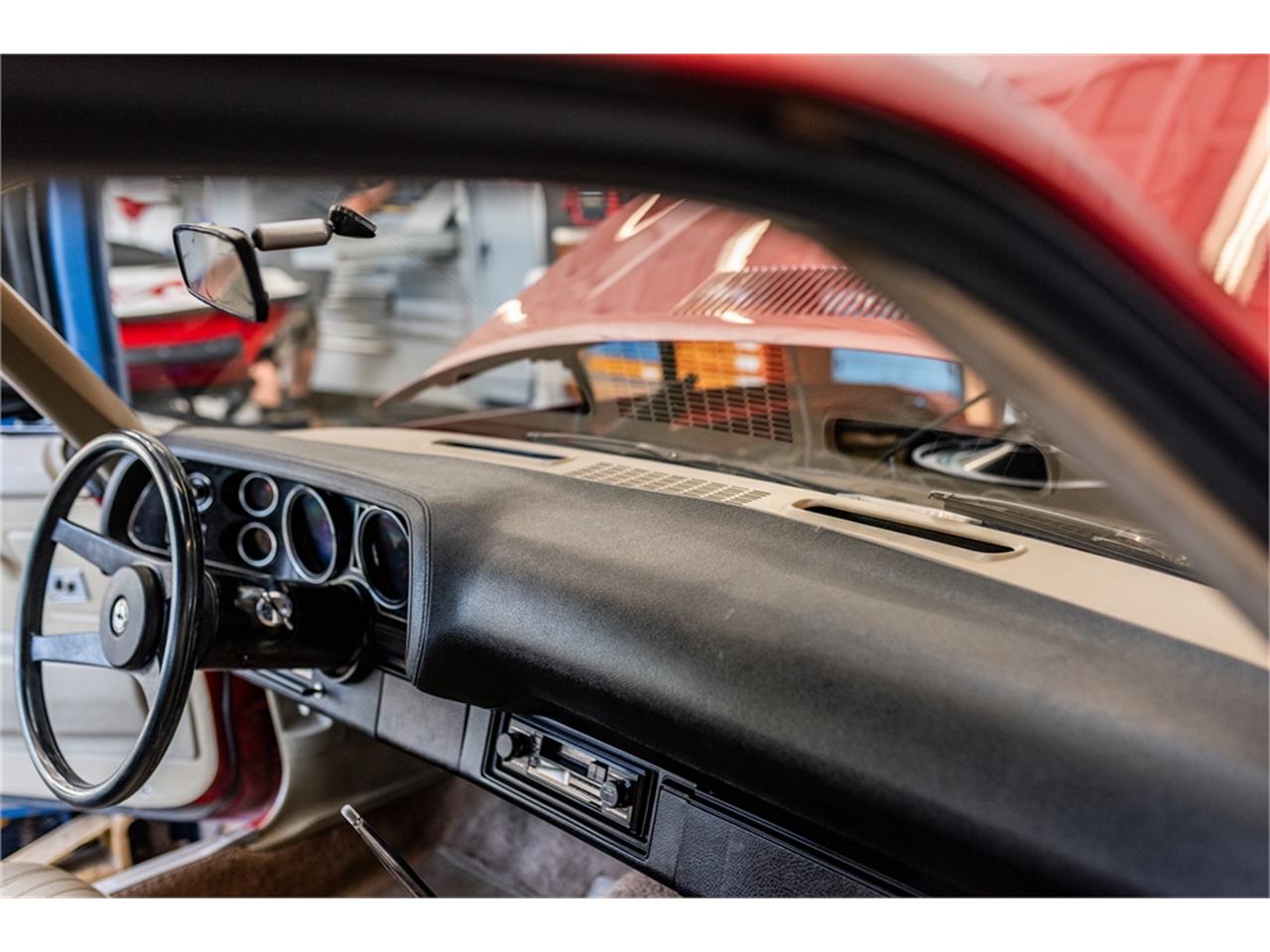 Chevrolet-Camaro-1970-Cranberry-Red-Sandalwood-40