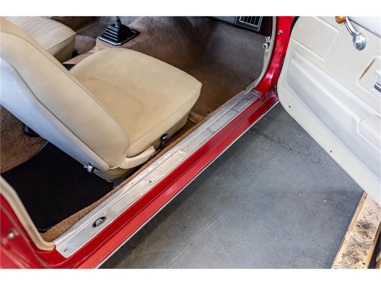 Chevrolet-Camaro-1970-Cranberry-Red-Sandalwood-6