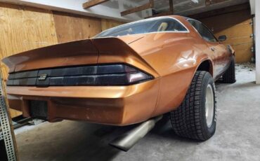 Chevrolet-Camaro-1975-Orange-2