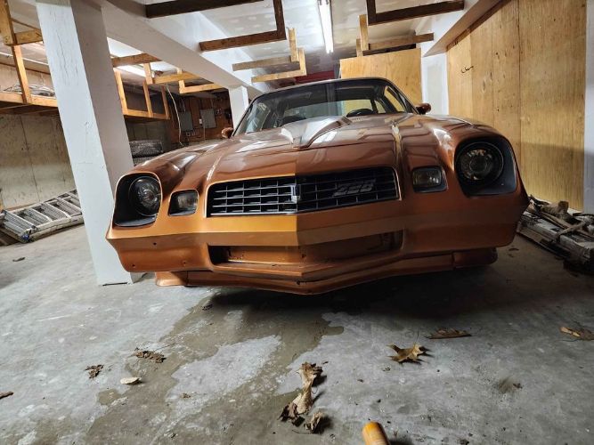 Chevrolet-Camaro-1975-Orange-3
