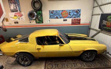 Chevrolet-Camaro-1975-Yellow-3