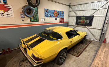 Chevrolet-Camaro-1975-Yellow-4