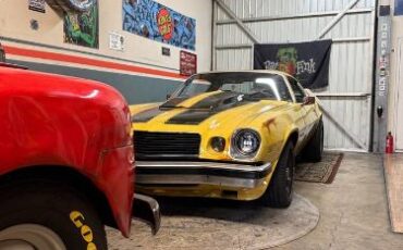 Chevrolet-Camaro-1975-Yellow-9