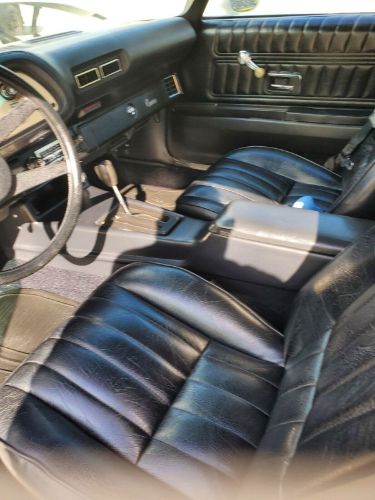 Chevrolet-Camaro-1977-White-Black-2