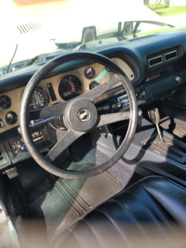 Chevrolet-Camaro-1977-White-Black-3