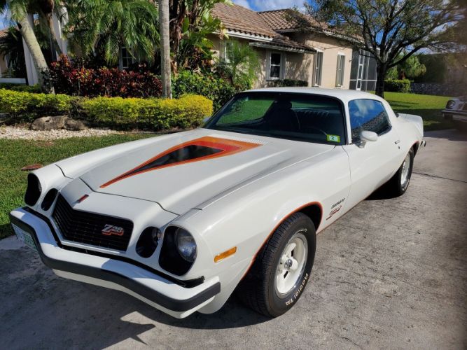 Chevrolet-Camaro-1977-White-Black-4