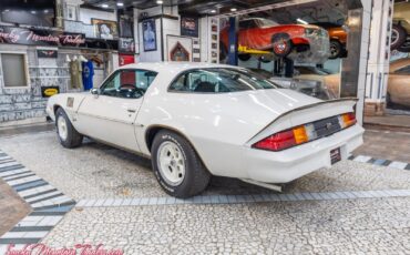 Chevrolet-Camaro-1978-34