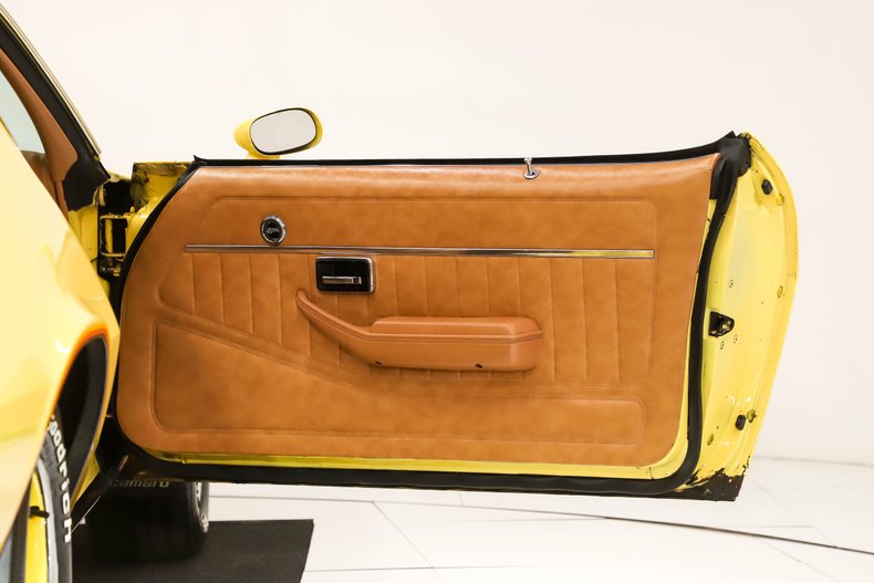 Chevrolet-Camaro-1978-Bright-Yellow-Camel-Tan-17