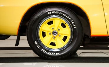 Chevrolet-Camaro-1978-Bright-Yellow-Camel-Tan-40