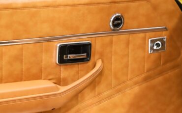 Chevrolet-Camaro-1978-Bright-Yellow-Camel-Tan-43