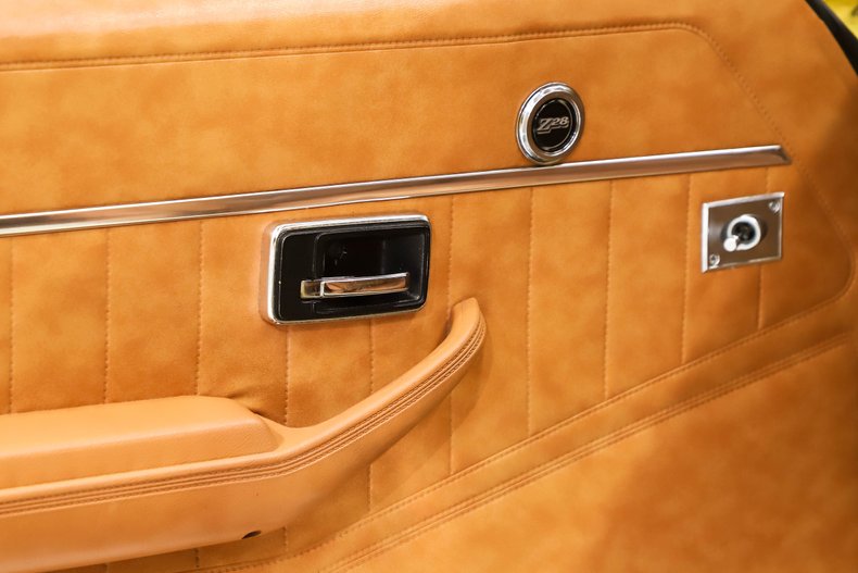 Chevrolet-Camaro-1978-Bright-Yellow-Camel-Tan-43