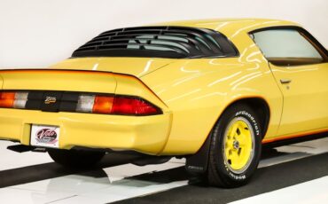 Chevrolet-Camaro-1978-Bright-Yellow-Camel-Tan-5