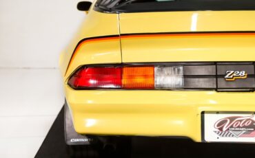 Chevrolet-Camaro-1978-Bright-Yellow-Camel-Tan-9