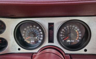Chevrolet-Camaro-1978-Polar-White-Carmine-Red-16