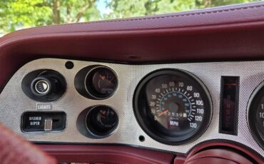 Chevrolet-Camaro-1978-Polar-White-Carmine-Red-17