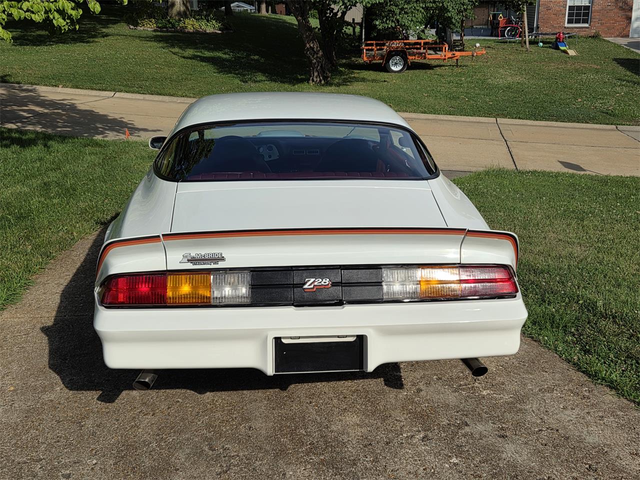 Chevrolet-Camaro-1978-Polar-White-Carmine-Red-4
