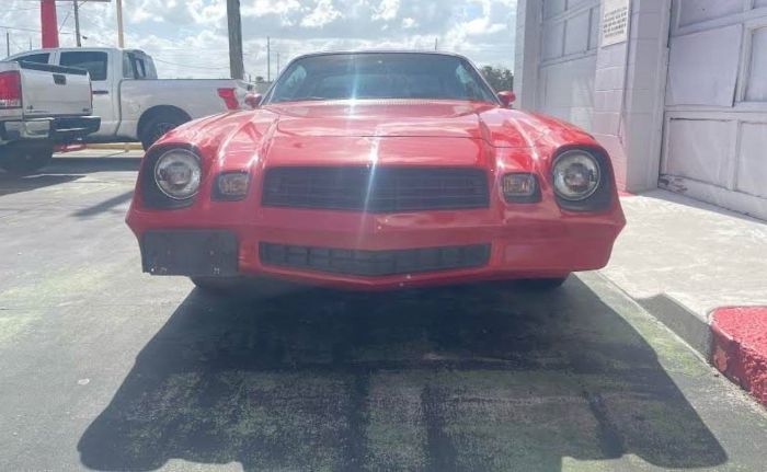 Chevrolet-Camaro-1978-Red-2