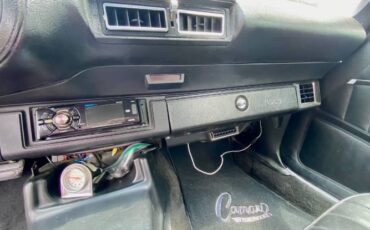 Chevrolet-Camaro-1978-White-MetallicBlue-Black-1