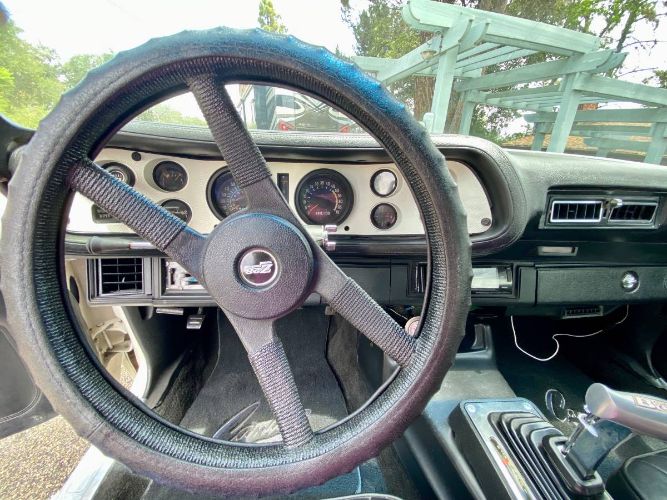 Chevrolet-Camaro-1978-White-MetallicBlue-Black-12