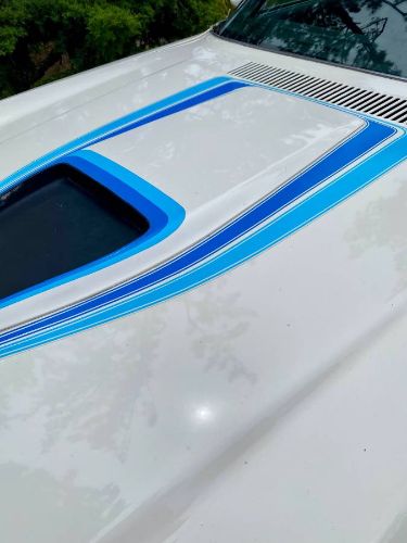 Chevrolet-Camaro-1978-White-MetallicBlue-Black-15