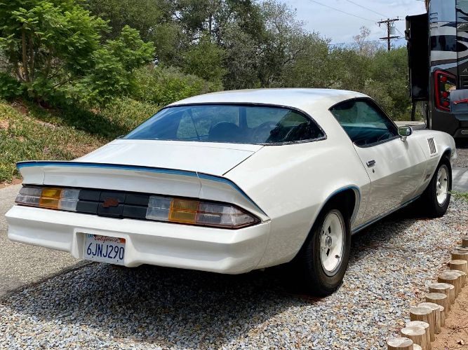 Chevrolet-Camaro-1978-White-MetallicBlue-Black-19