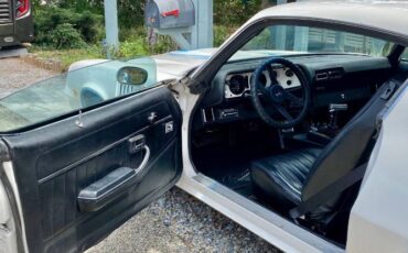Chevrolet-Camaro-1978-White-MetallicBlue-Black-20