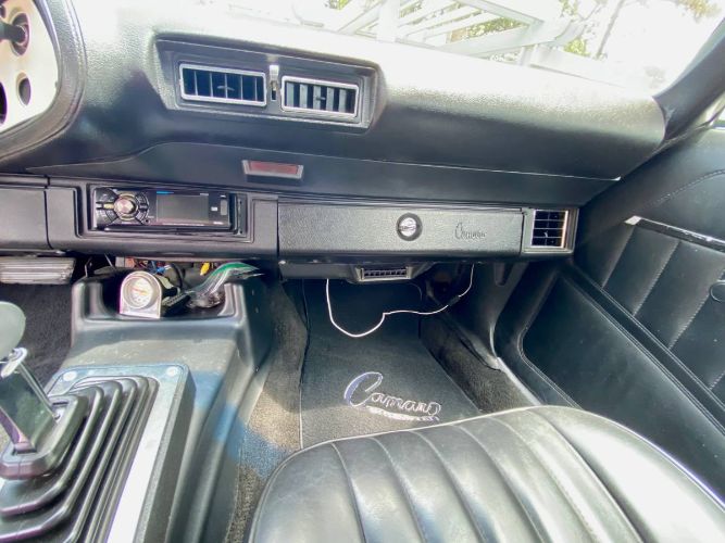Chevrolet-Camaro-1978-White-MetallicBlue-Black-5