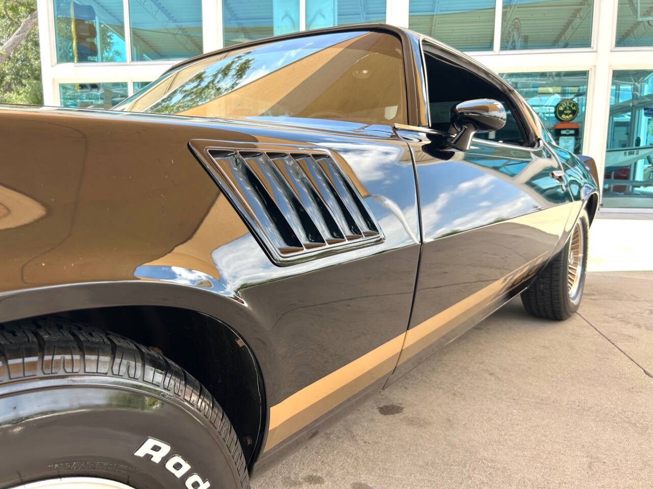 Chevrolet-Camaro-1979-Coupe-10