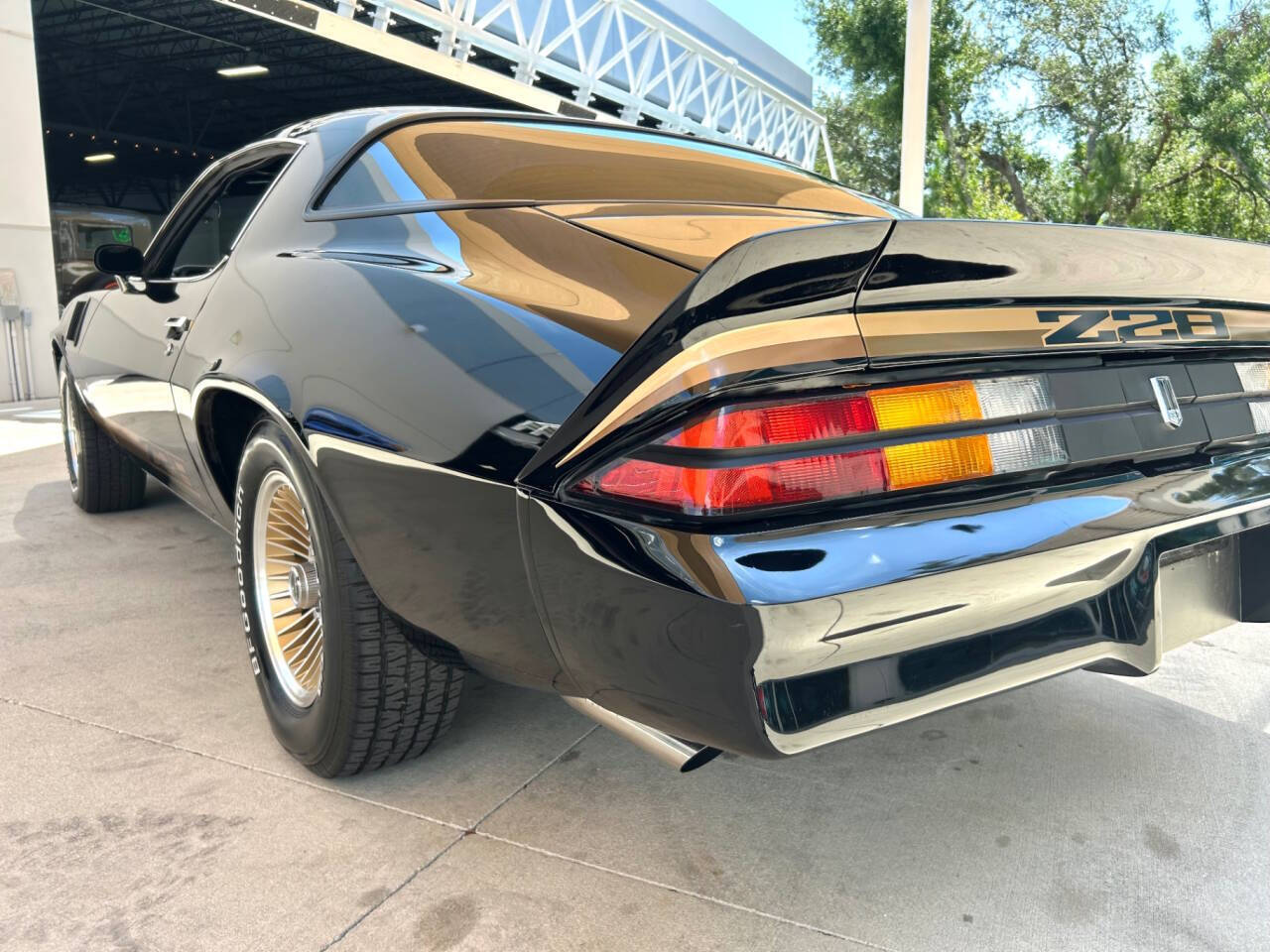 Chevrolet-Camaro-1979-Coupe-12