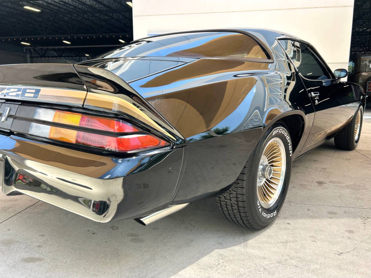 Chevrolet-Camaro-1979-Coupe-13