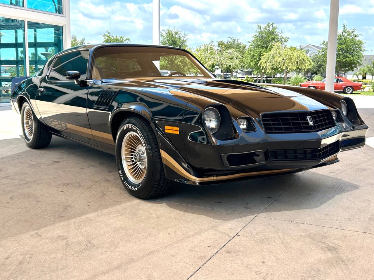 Chevrolet-Camaro-1979-Coupe-2