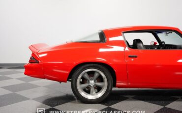 Chevrolet-Camaro-1979-Red-Black-32