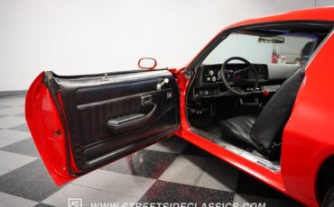 Chevrolet-Camaro-1979-Red-Black-40