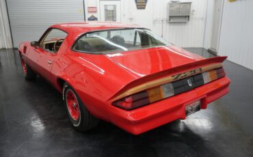 Chevrolet-Camaro-1979-Red-Tan-11