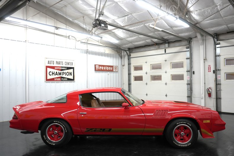 Chevrolet-Camaro-1979-Red-Tan-25