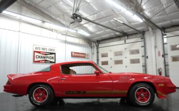 Chevrolet-Camaro-1979-Red-Tan-26