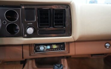 Chevrolet-Camaro-1979-Red-Tan-39
