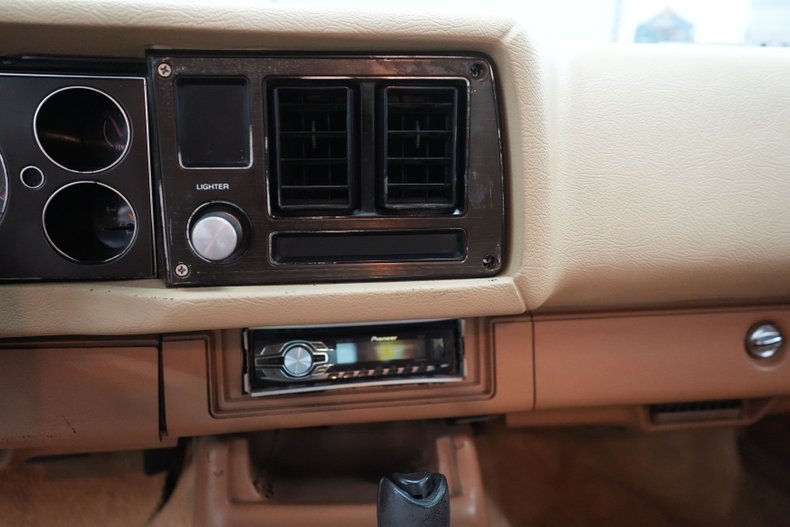 Chevrolet-Camaro-1979-Red-Tan-39
