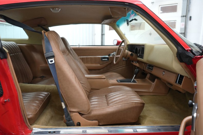 Chevrolet-Camaro-1979-Red-Tan-47