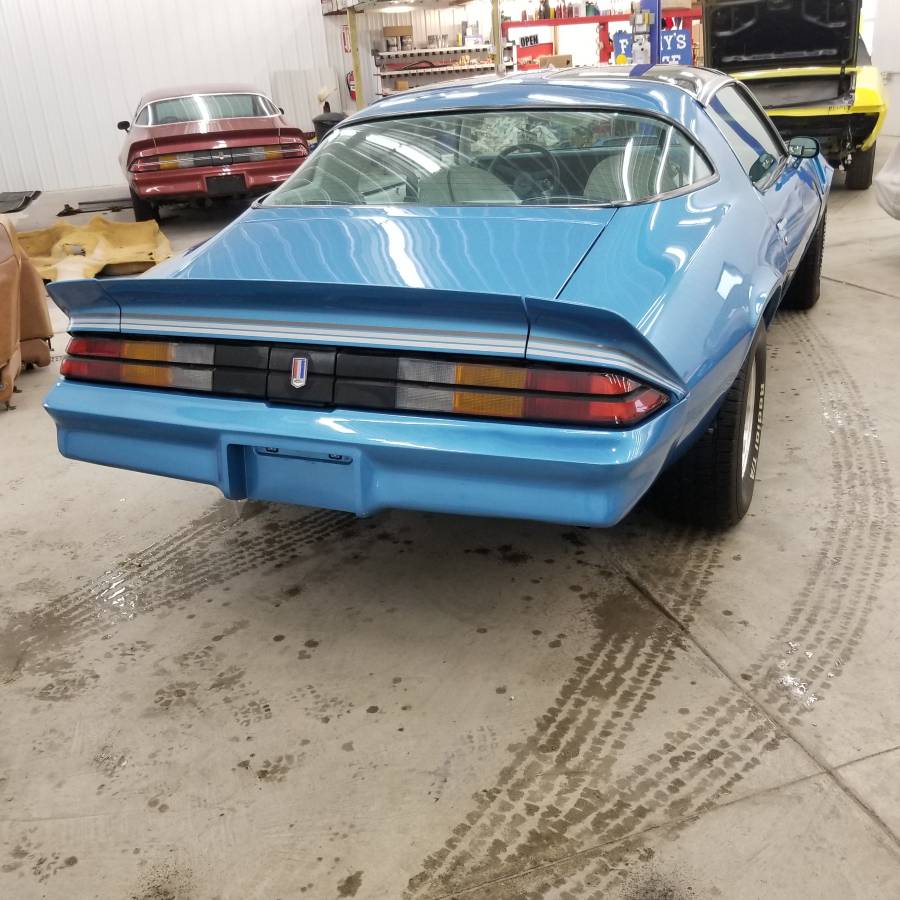 Chevrolet-Camaro-1979-blue-20