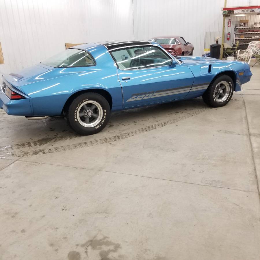 Chevrolet-Camaro-1979-blue-21