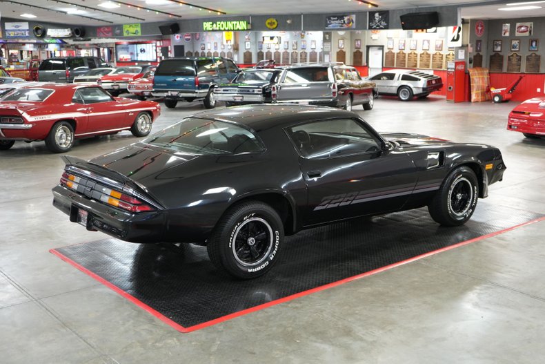 Chevrolet-Camaro-1980-Black-Black-16