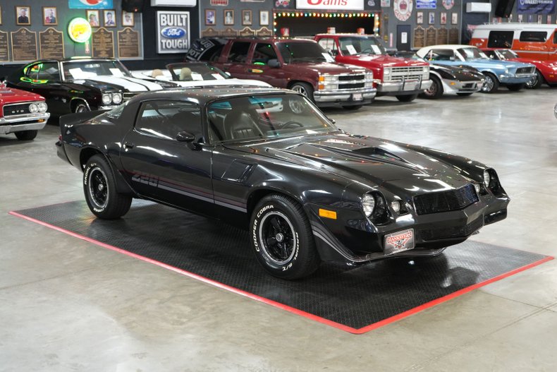 Chevrolet-Camaro-1980-Black-Black-18