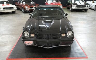 Chevrolet-Camaro-1980-Black-Black-19