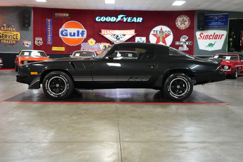 Chevrolet-Camaro-1980-Black-Black-21